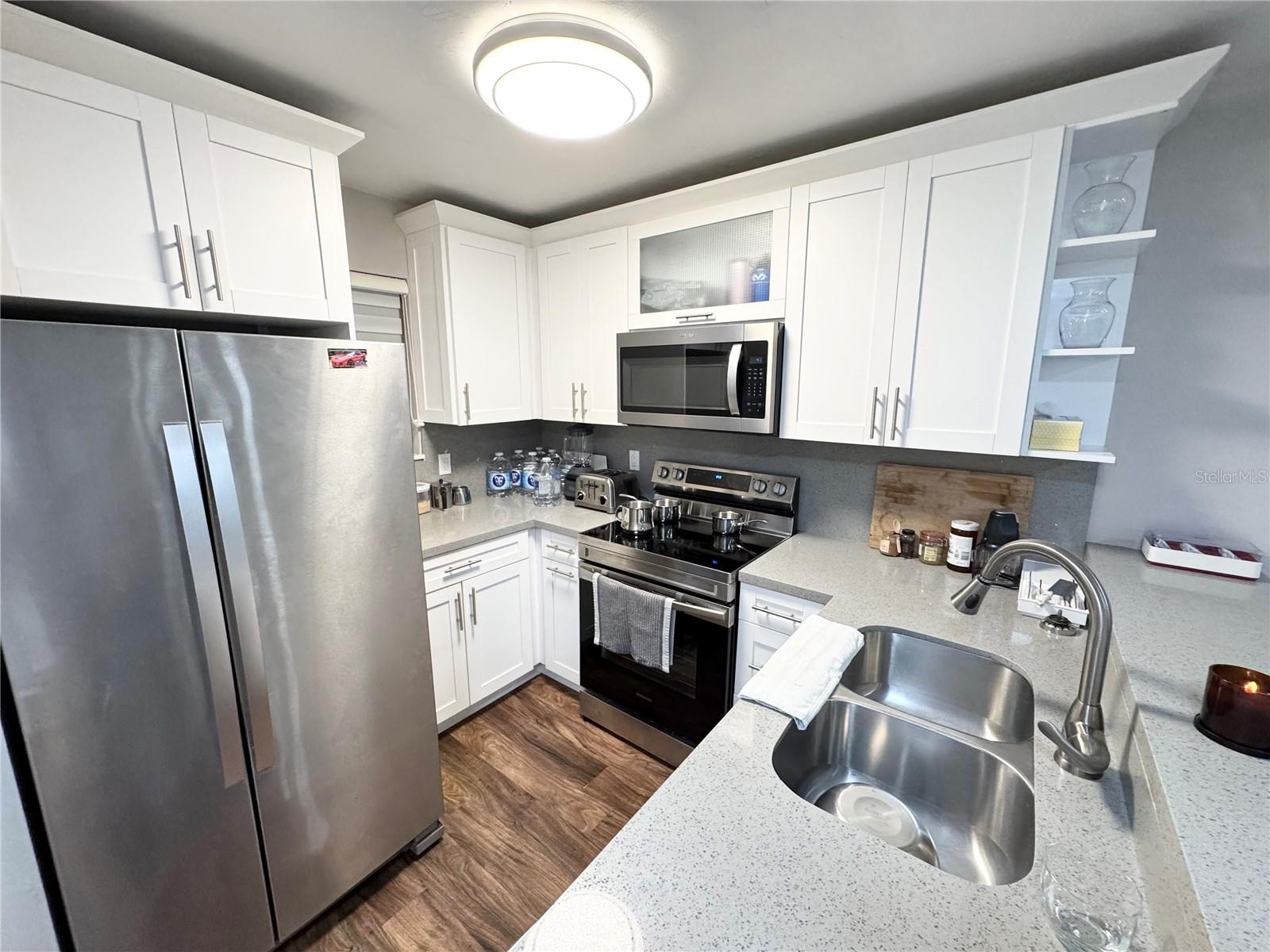 Image 4 of 17 For 105 16th Avenue N103