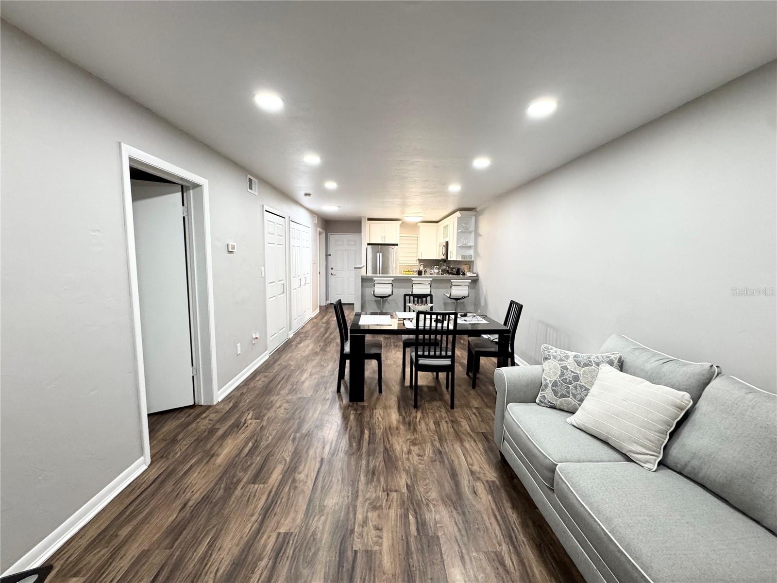 Image 8 of 17 For 105 16th Avenue N103