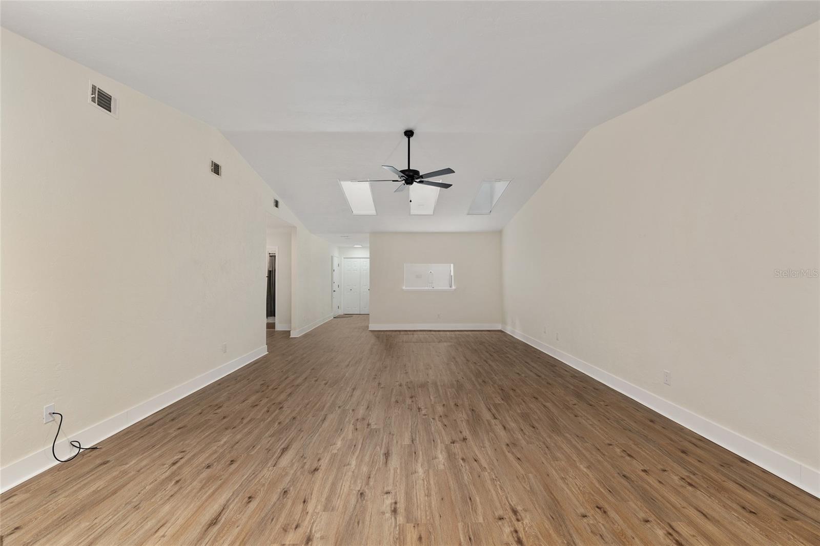 Image 17 of 55 For 1612 19th Circle