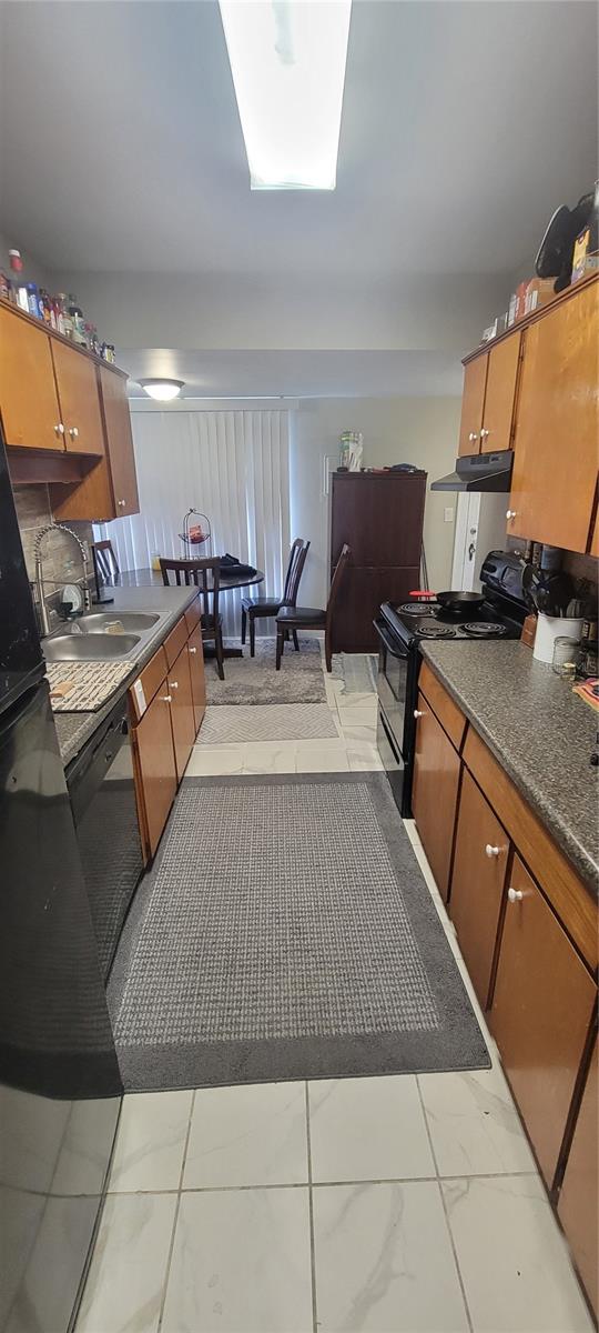 Image 11 of 16 For 924 5th Avenue C