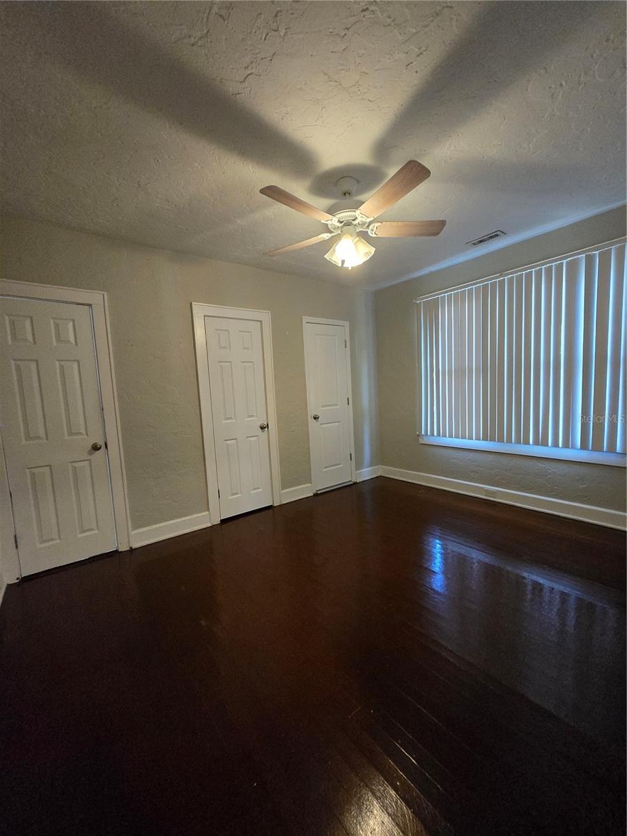 Image 21 of 24 For 924 5th Avenue C