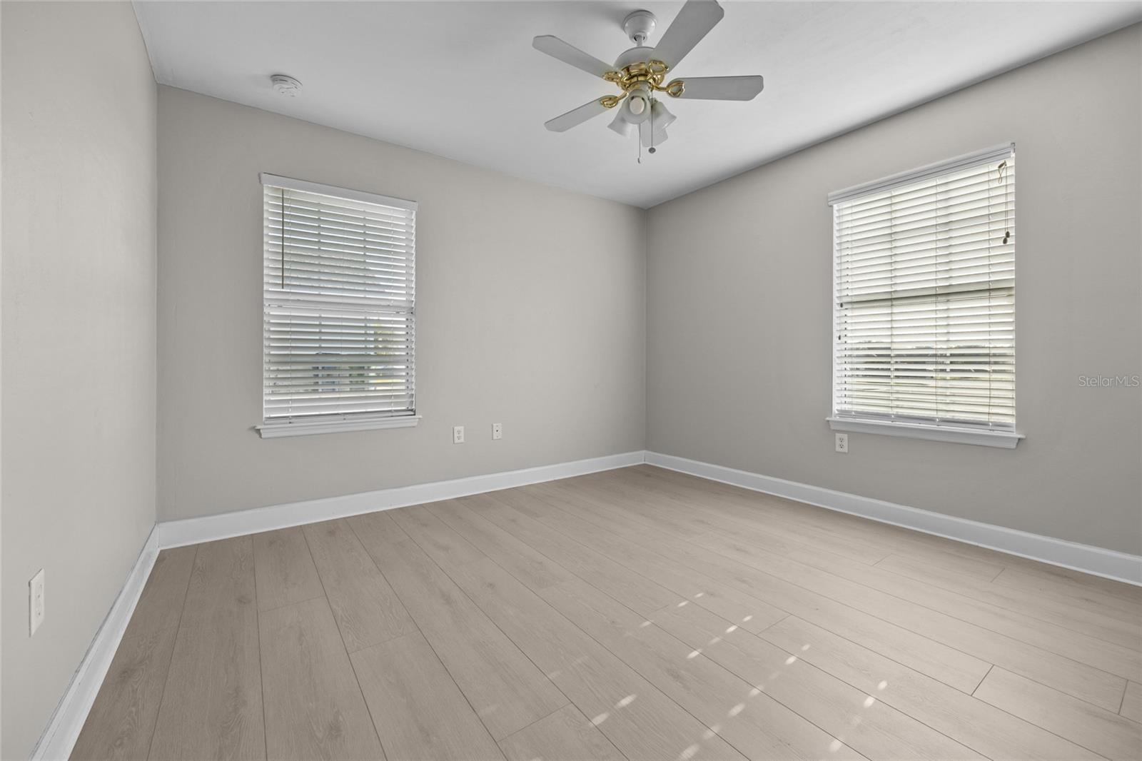 Image 14 of 24 For 484 232nd Terrace