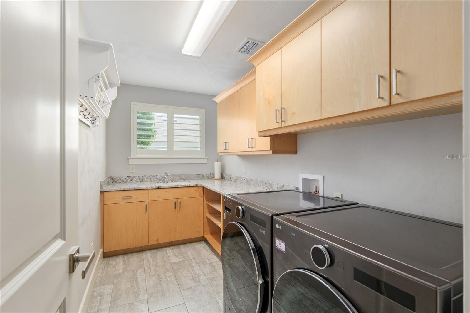 Image 64 of 98 For 10371 27th Place