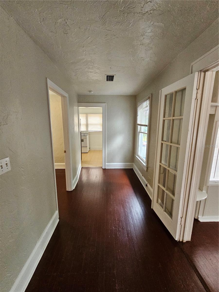 Image 19 of 29 For 924 5th Avenue B