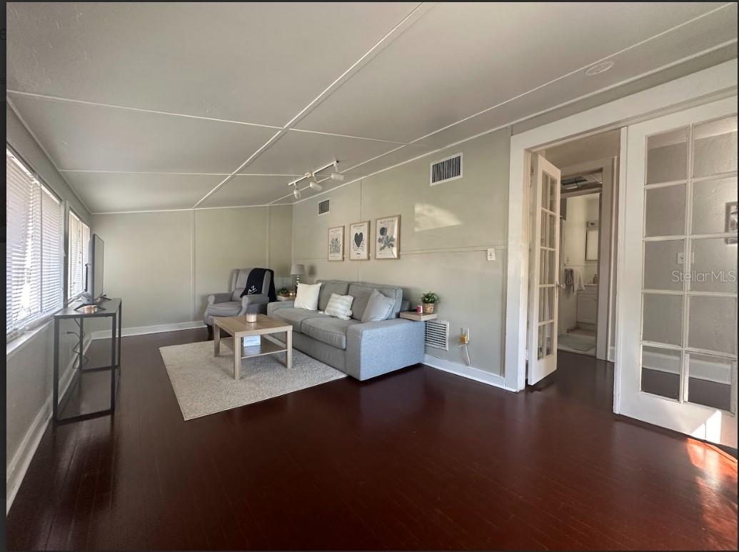 Image 2 of 29 For 924 5th Avenue B