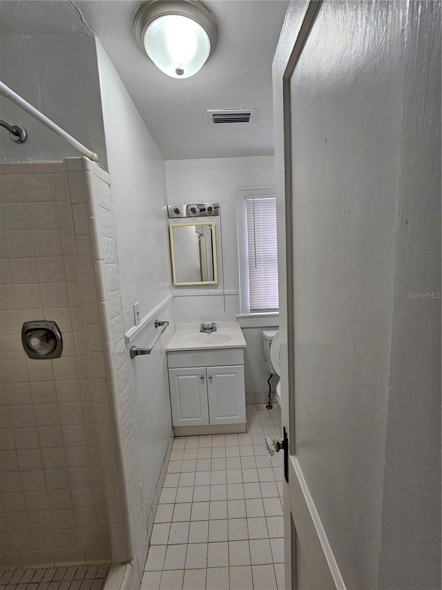Image 23 of 29 For 924 5th Avenue B