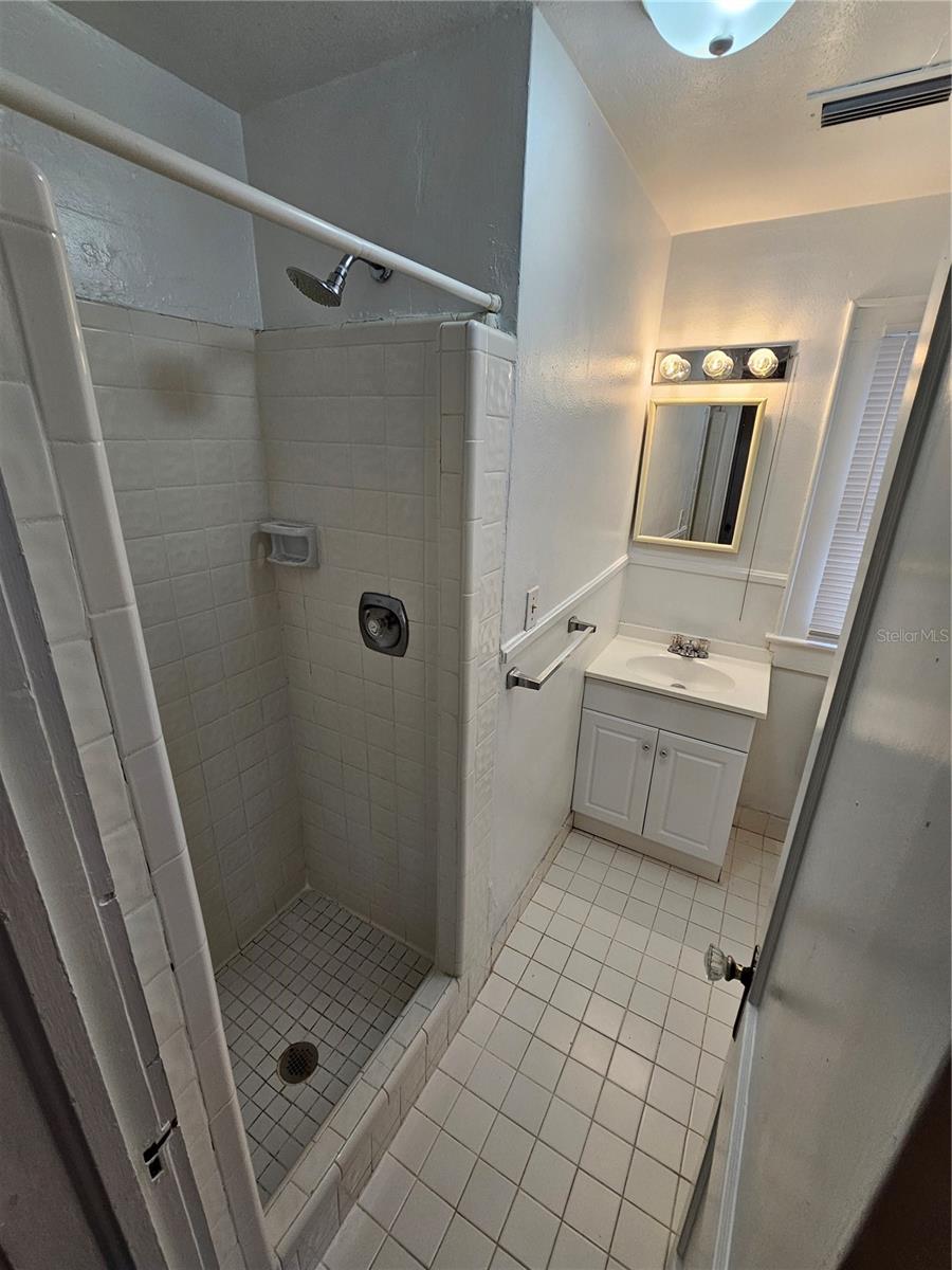 Image 24 of 29 For 924 5th Avenue B