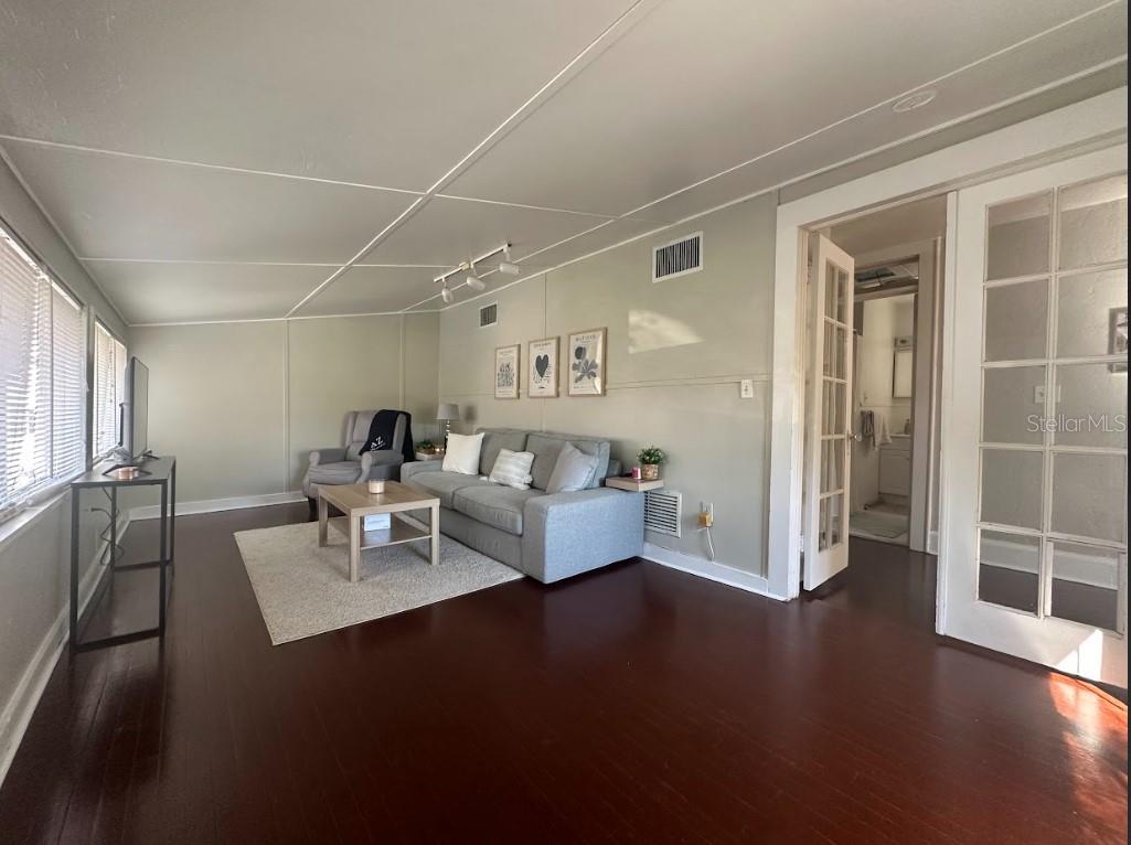 Image 4 of 29 For 924 5th Avenue B