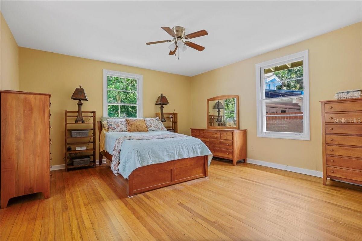 Image 13 of 42 For 506 10th Avenue