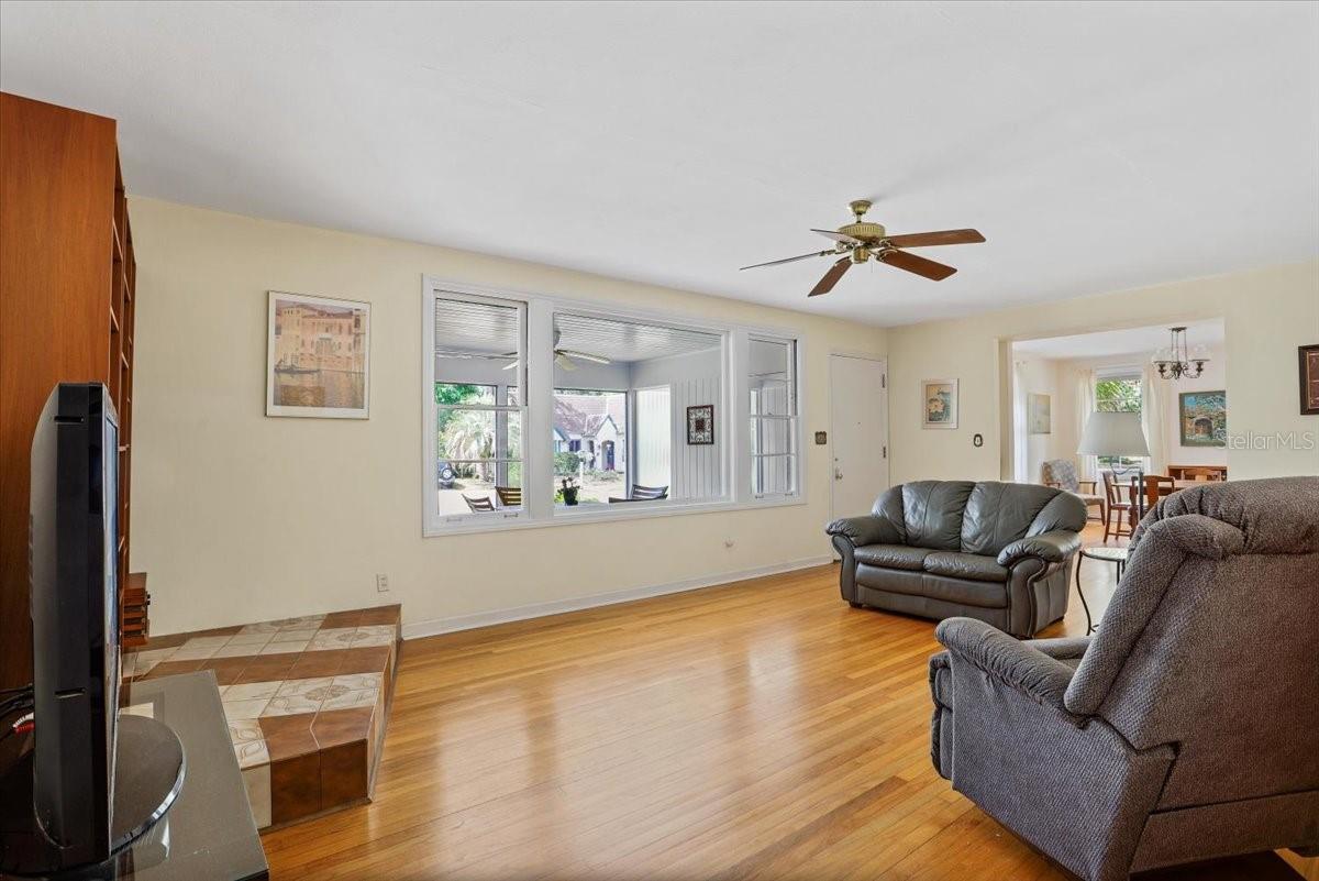 Image 16 of 42 For 506 10th Avenue