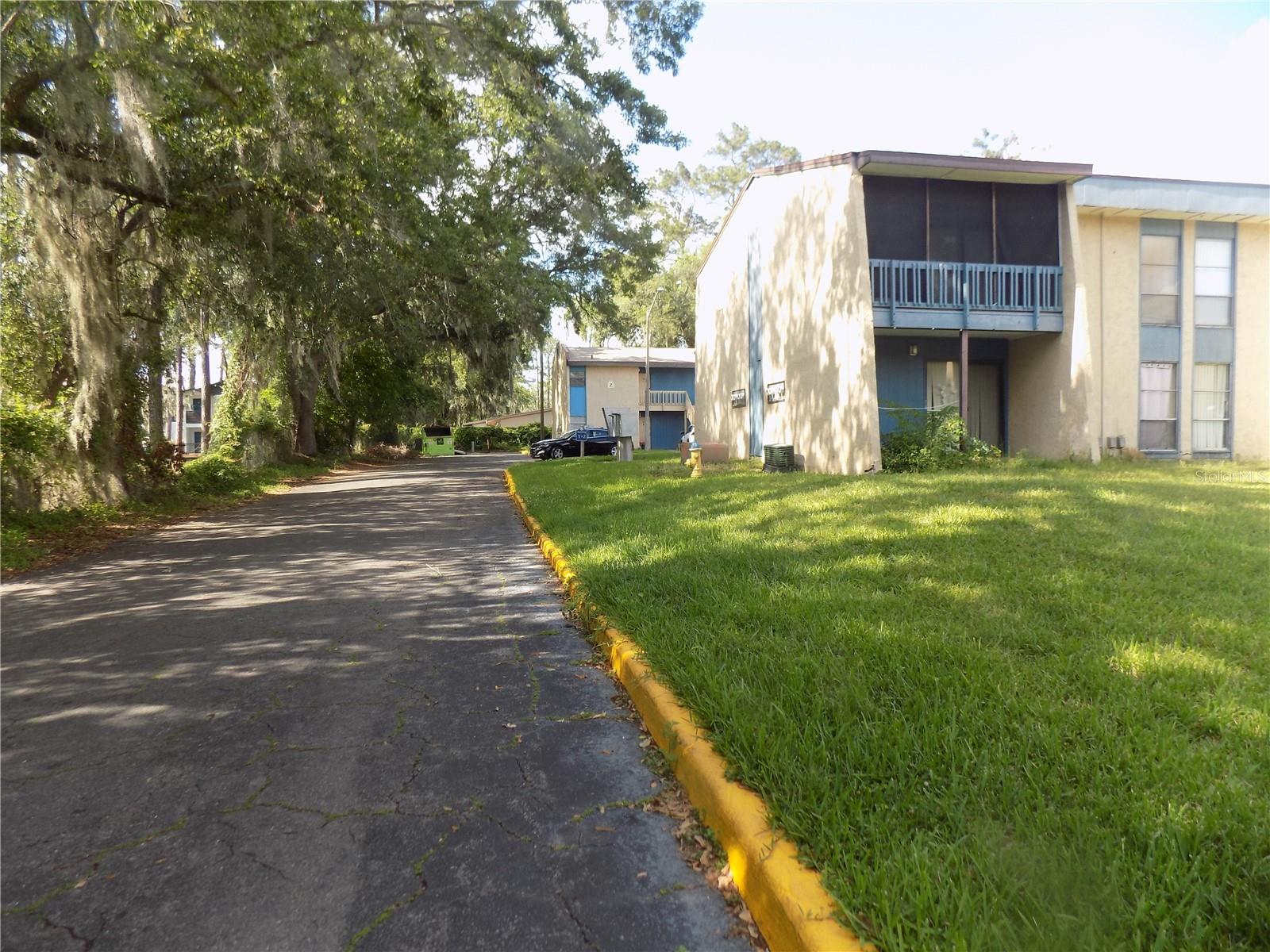 Image 3 of 60 For 2811 Archer Road W 191