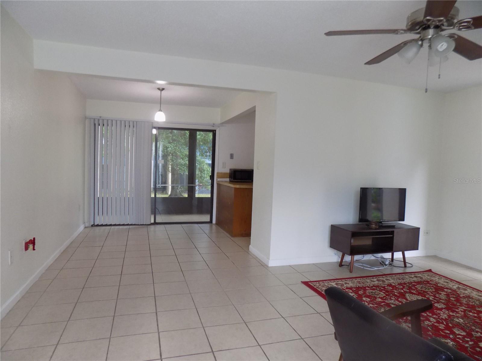 Image 5 of 60 For 2811 Archer Road W 191