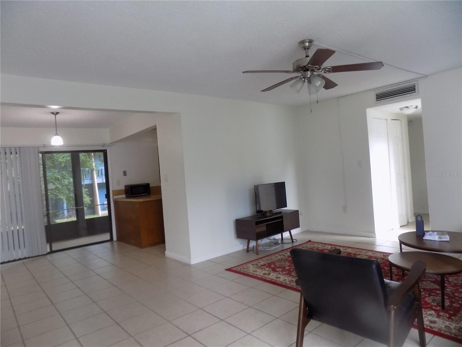 Image 6 of 60 For 2811 Archer Road W 191