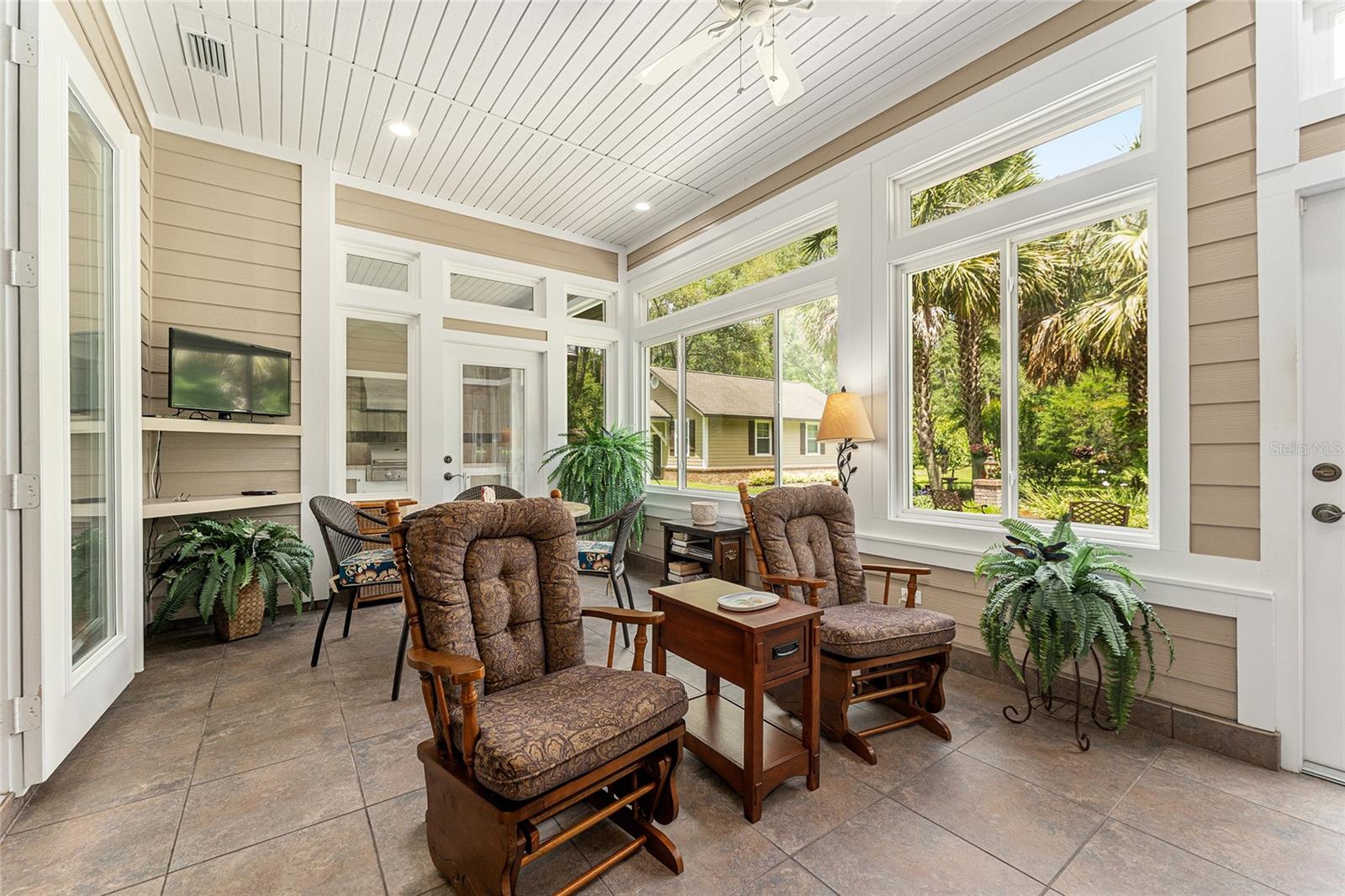 Image 32 of 100 For 19138 76th Avenue