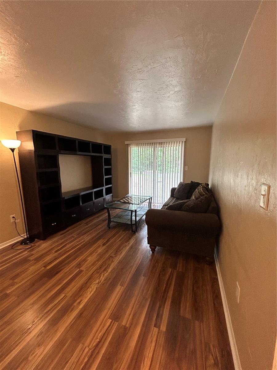 Image 4 of 14 For 1035 9th Street 2