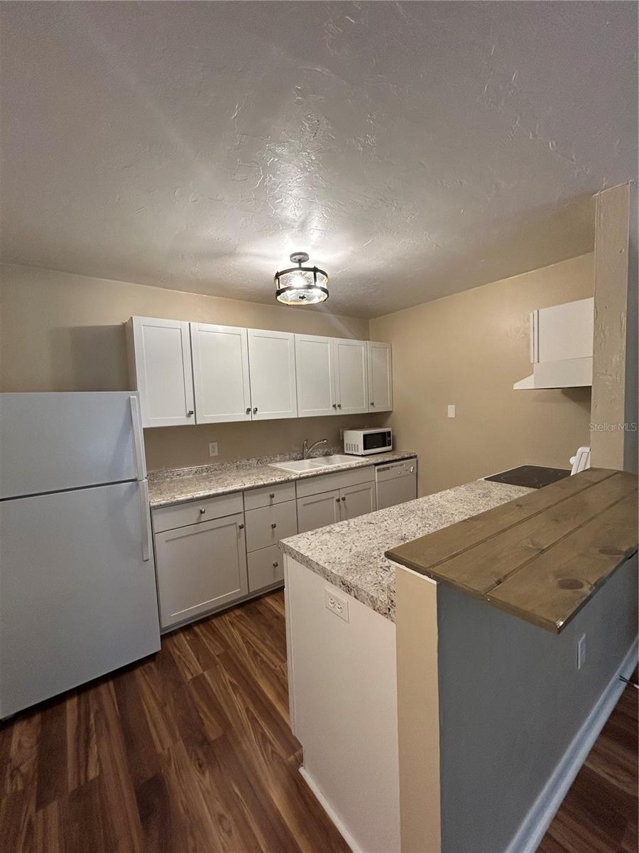 Image 5 of 14 For 1035 9th Street 2
