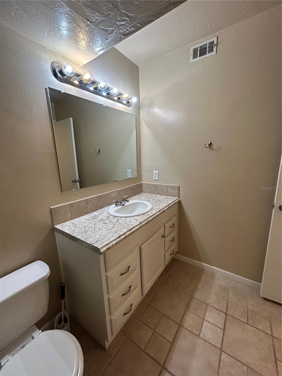 Image 6 of 14 For 1035 9th Street 2
