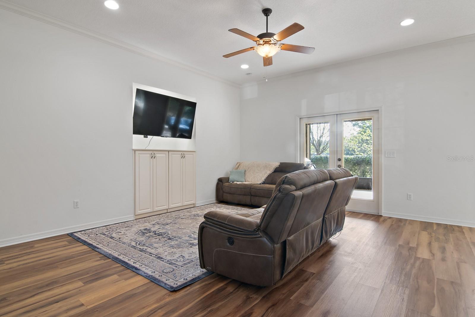 Image 17 of 32 For 7103 85th Terrace