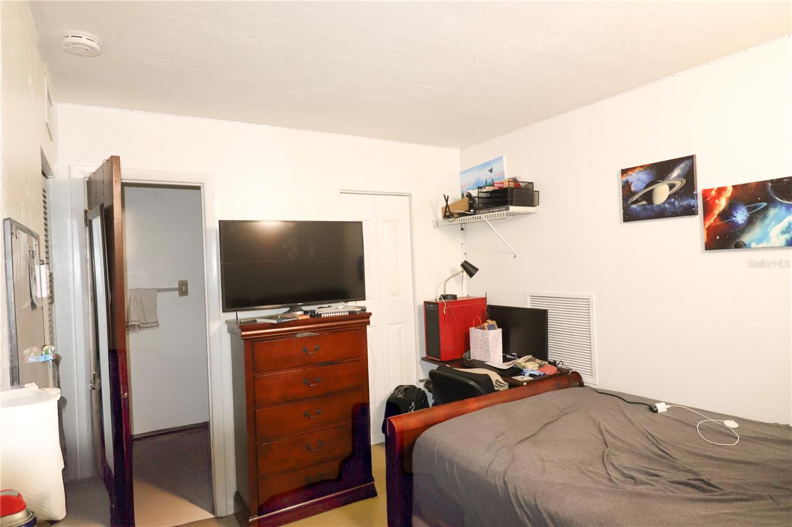 Image 16 of 43 For 2300 43rd Street T-3 - Room