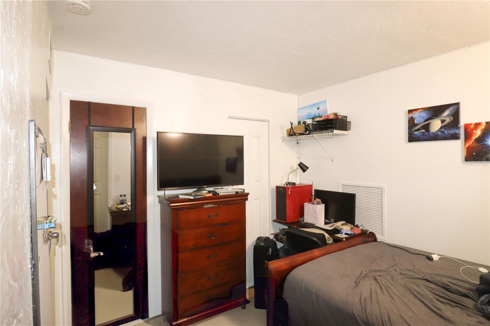 Image 17 of 43 For 2300 43rd Street T-3 - Room