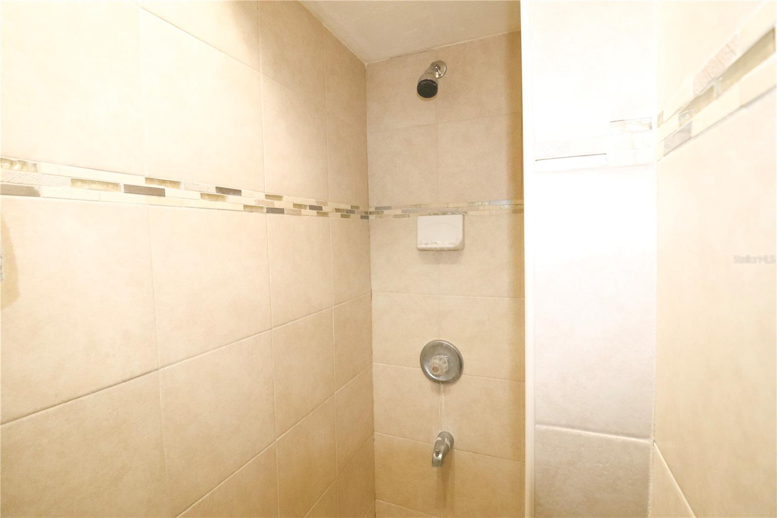Image 21 of 43 For 2300 43rd Street T-3 - Room