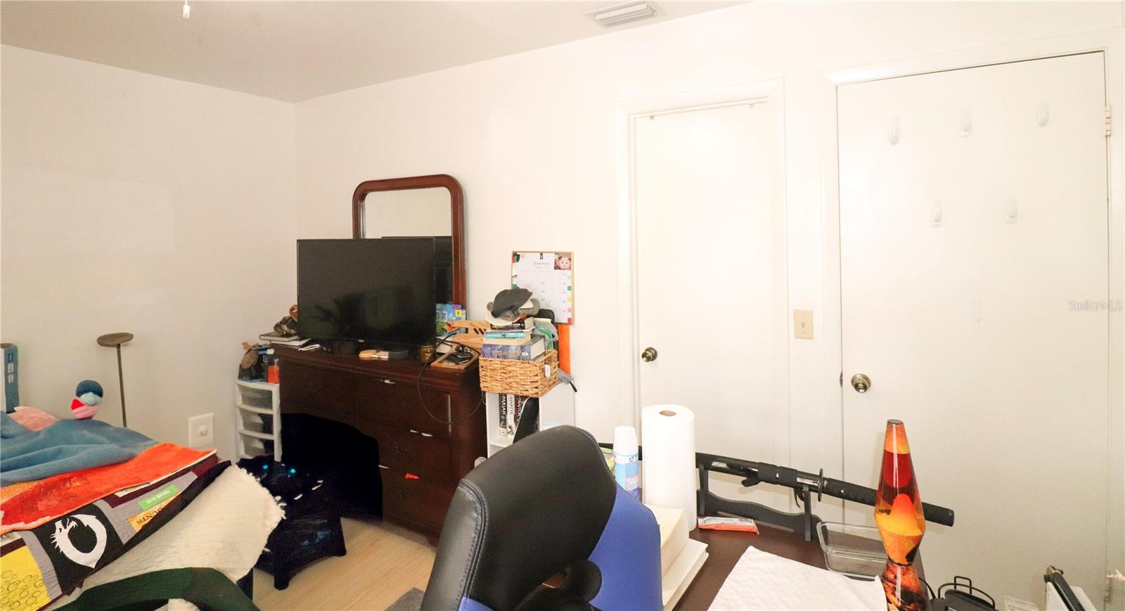 Image 33 of 43 For 2300 43rd Street T-3 - Room