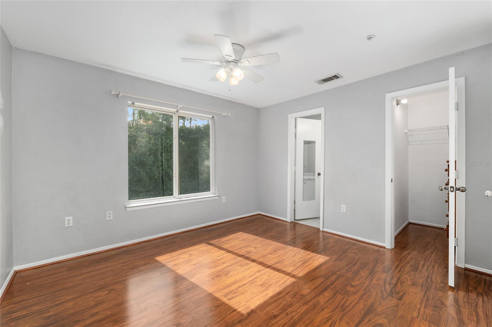 Image 19 of 49 For 4000 23rd Street 2-305
