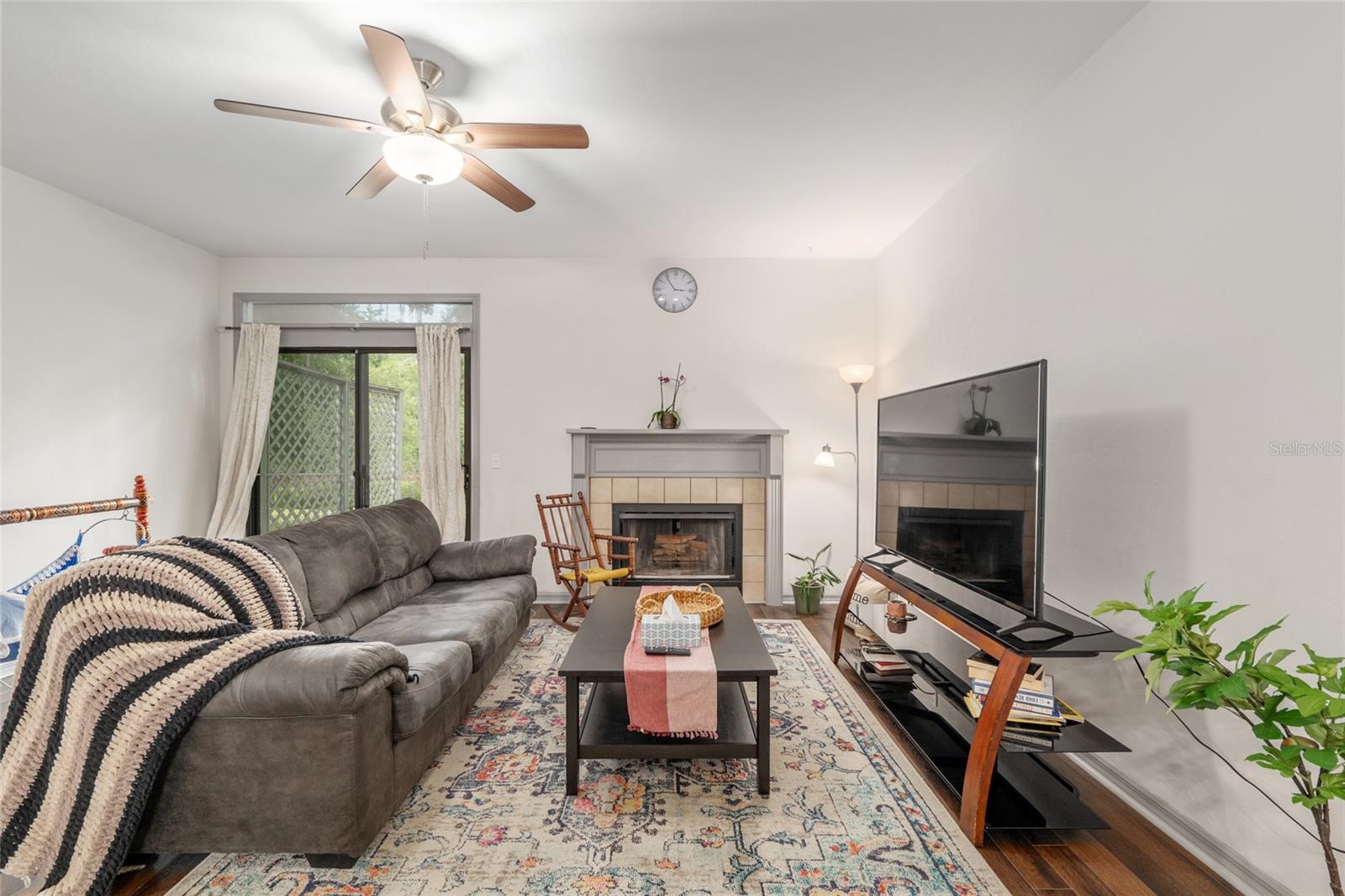 Image 21 of 58 For 938 42nd Terrace