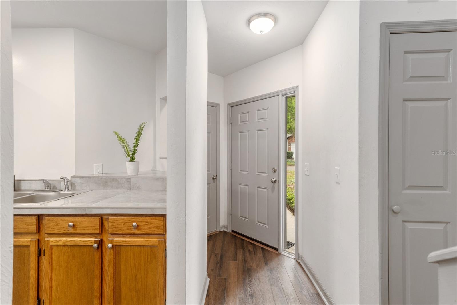 Image 6 of 58 For 938 42nd Terrace