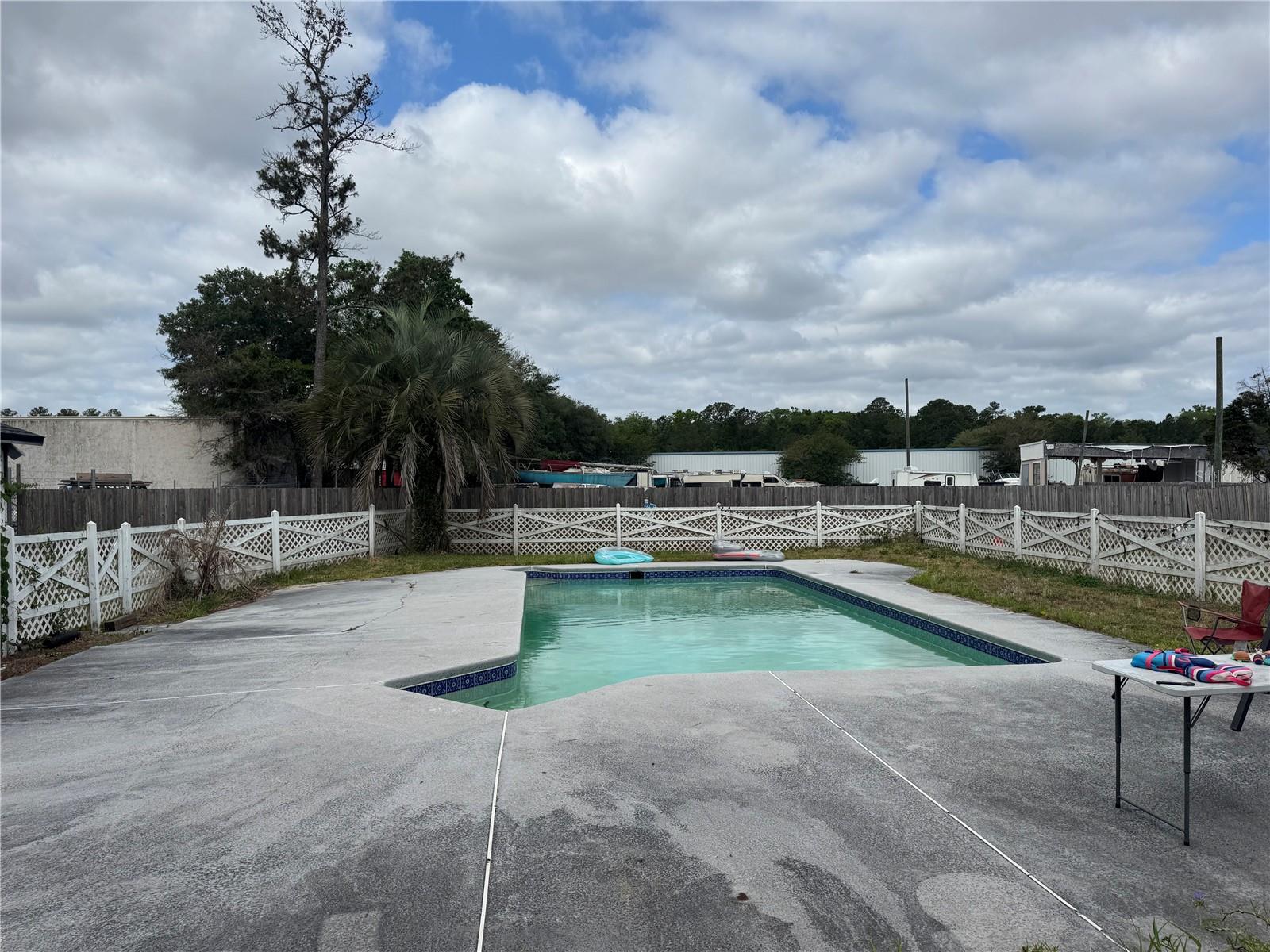 Image 13 of 16 For 5515-5517 Shad Road