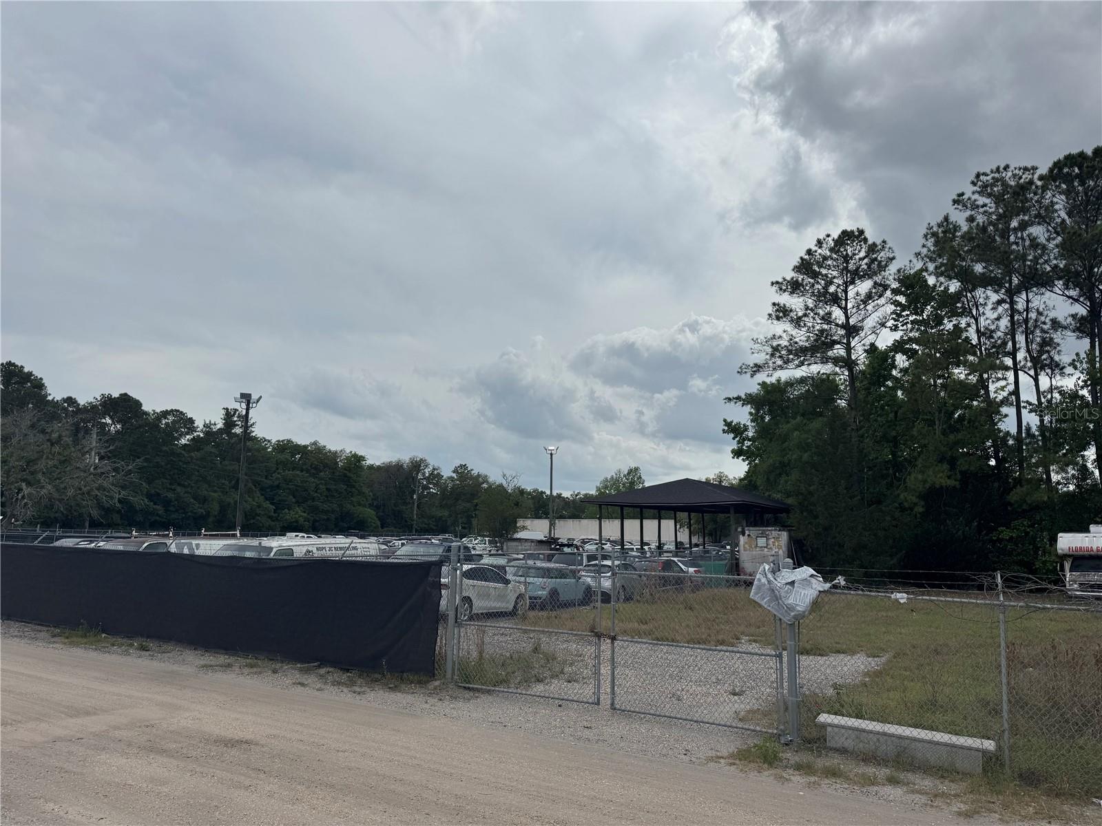 Image 6 of 16 For 5515-5517 Shad Road