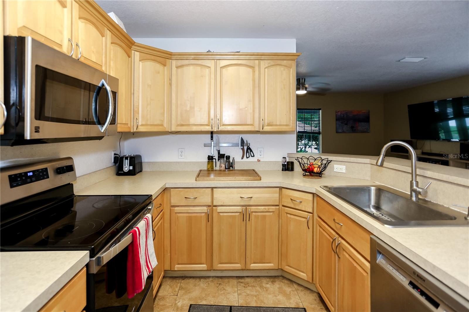 Image 14 of 47 For 5722 85th Street
