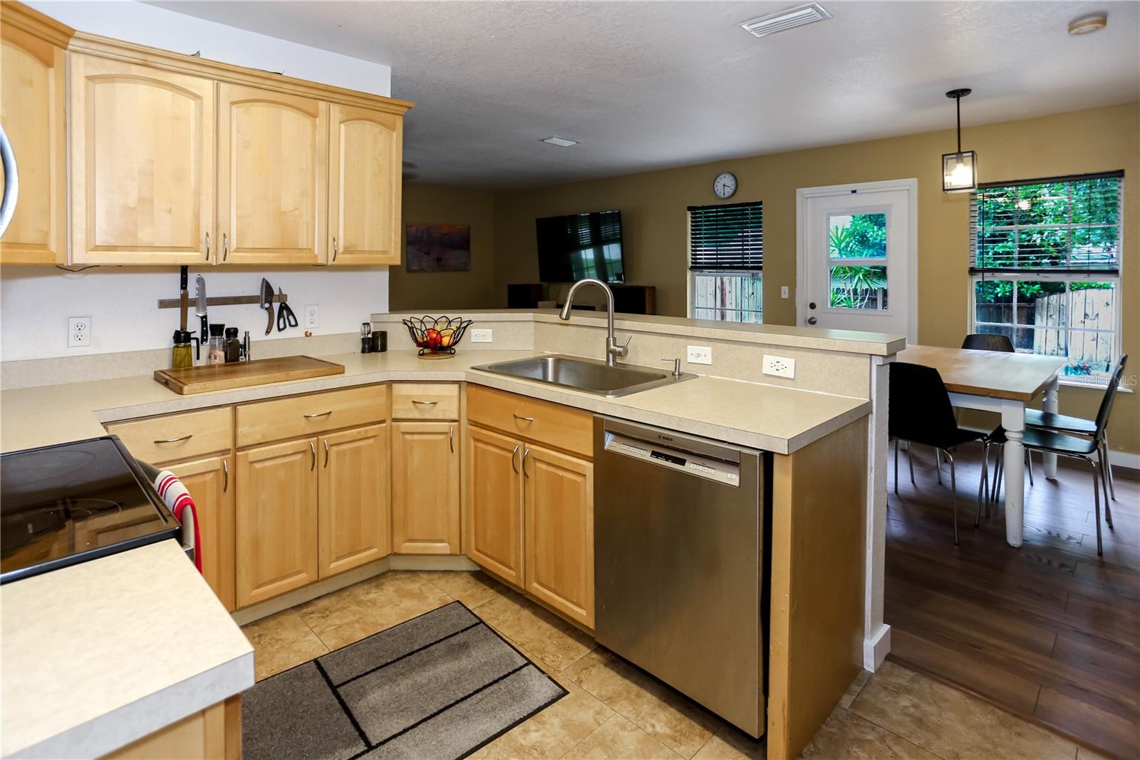 Image 15 of 47 For 5722 85th Street