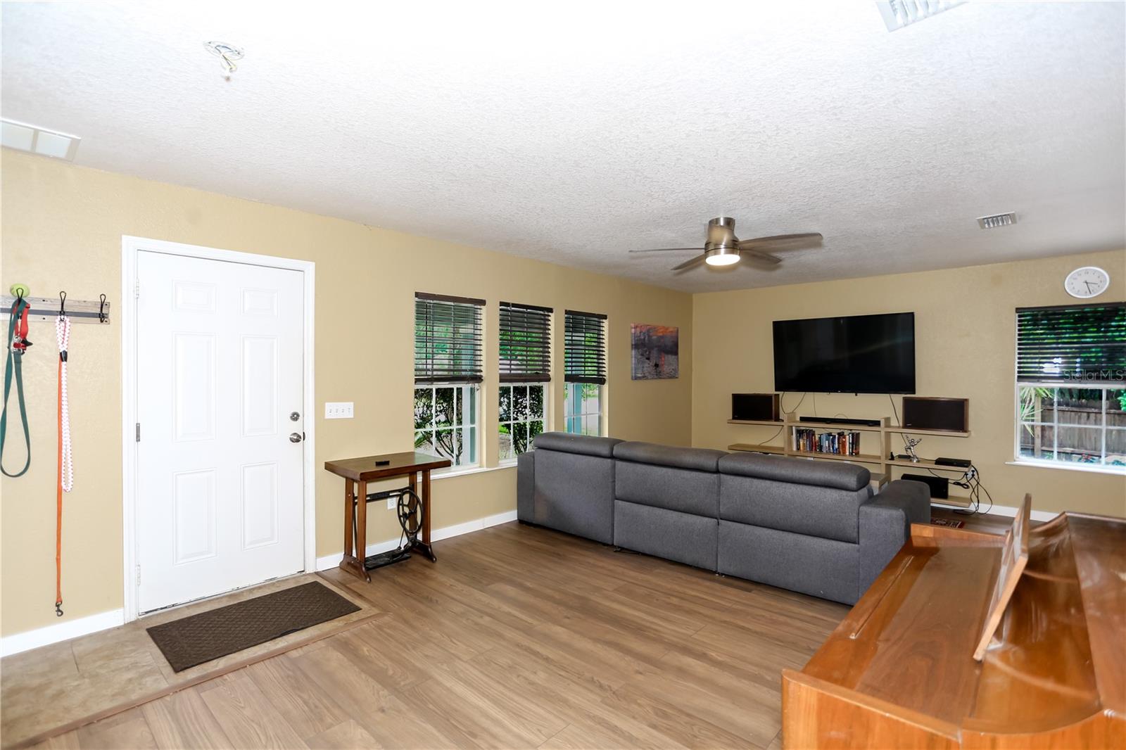 Image 8 of 47 For 5722 85th Street