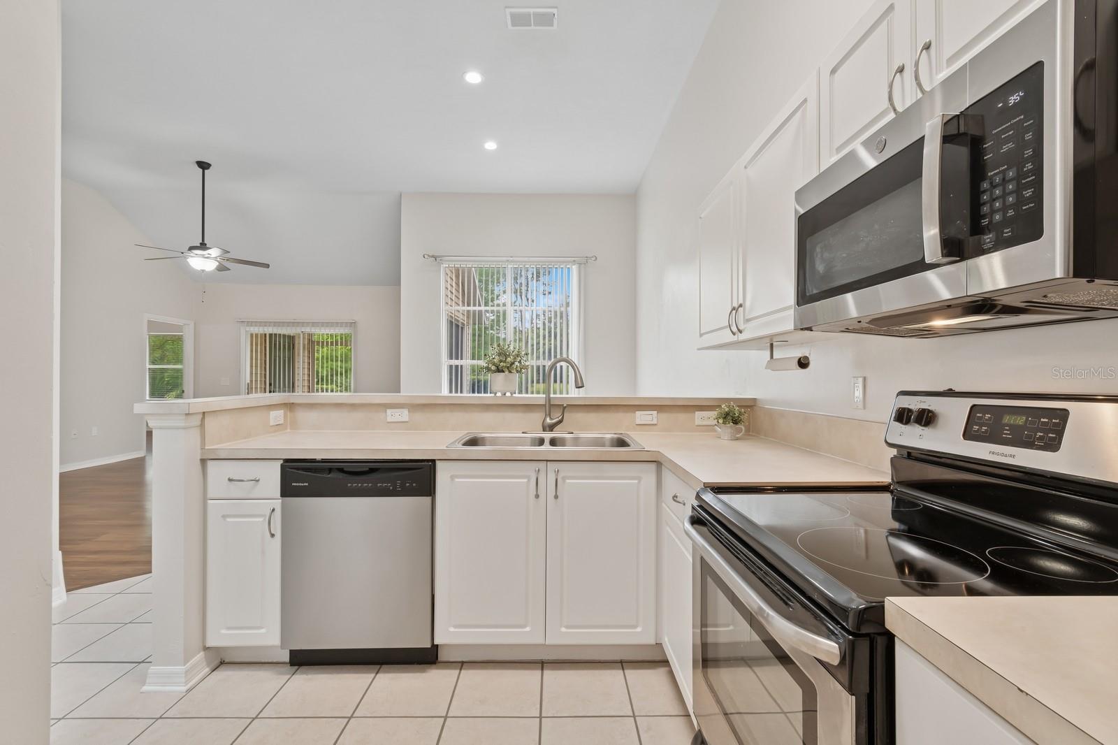 Image 11 of 51 For 13200 Newberry Road 18