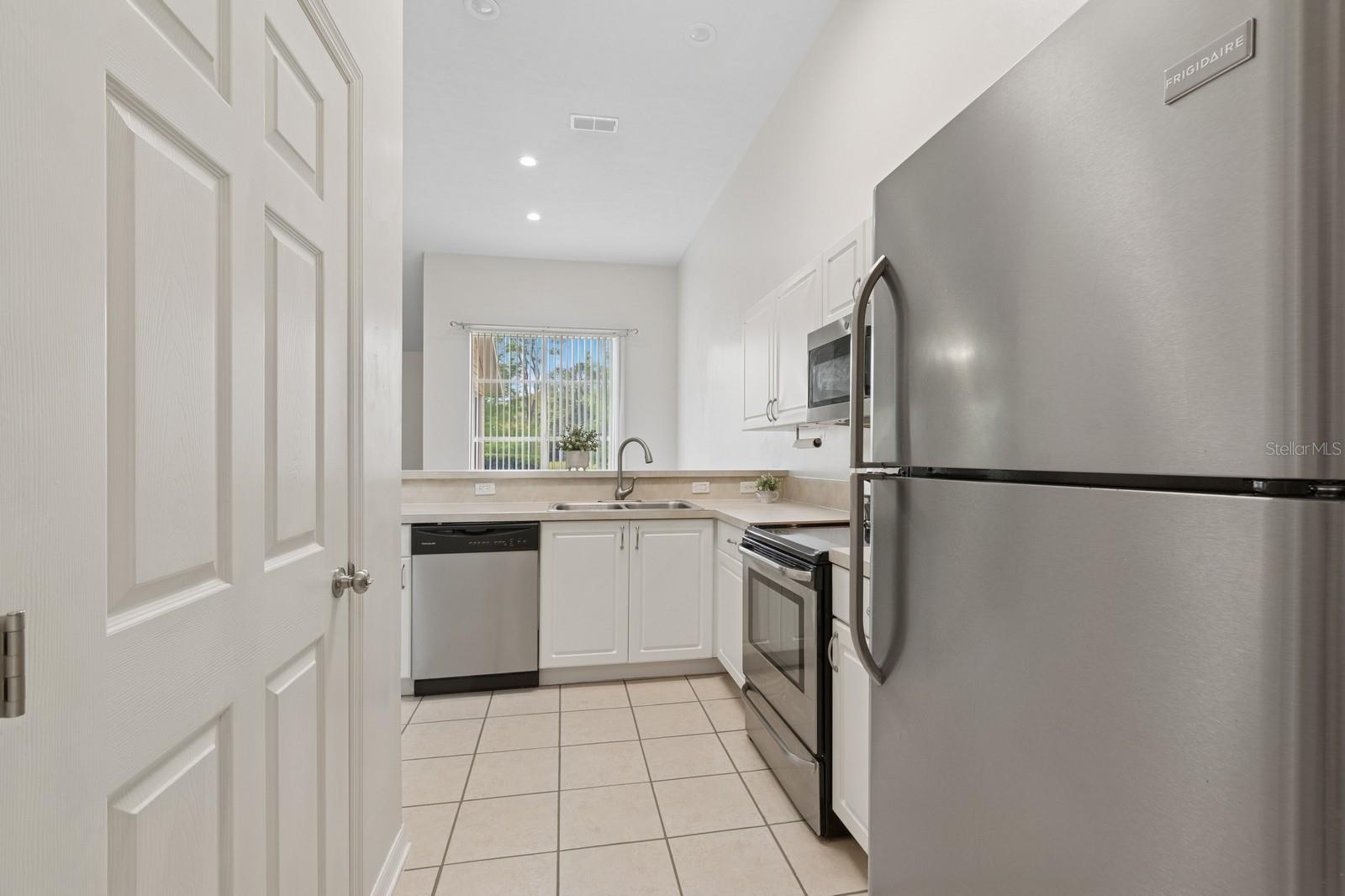 Image 13 of 51 For 13200 Newberry Road 18