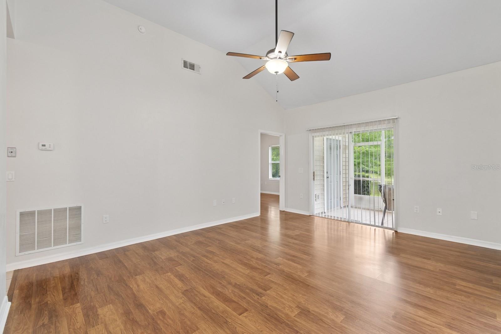 Image 18 of 51 For 13200 Newberry Road 18