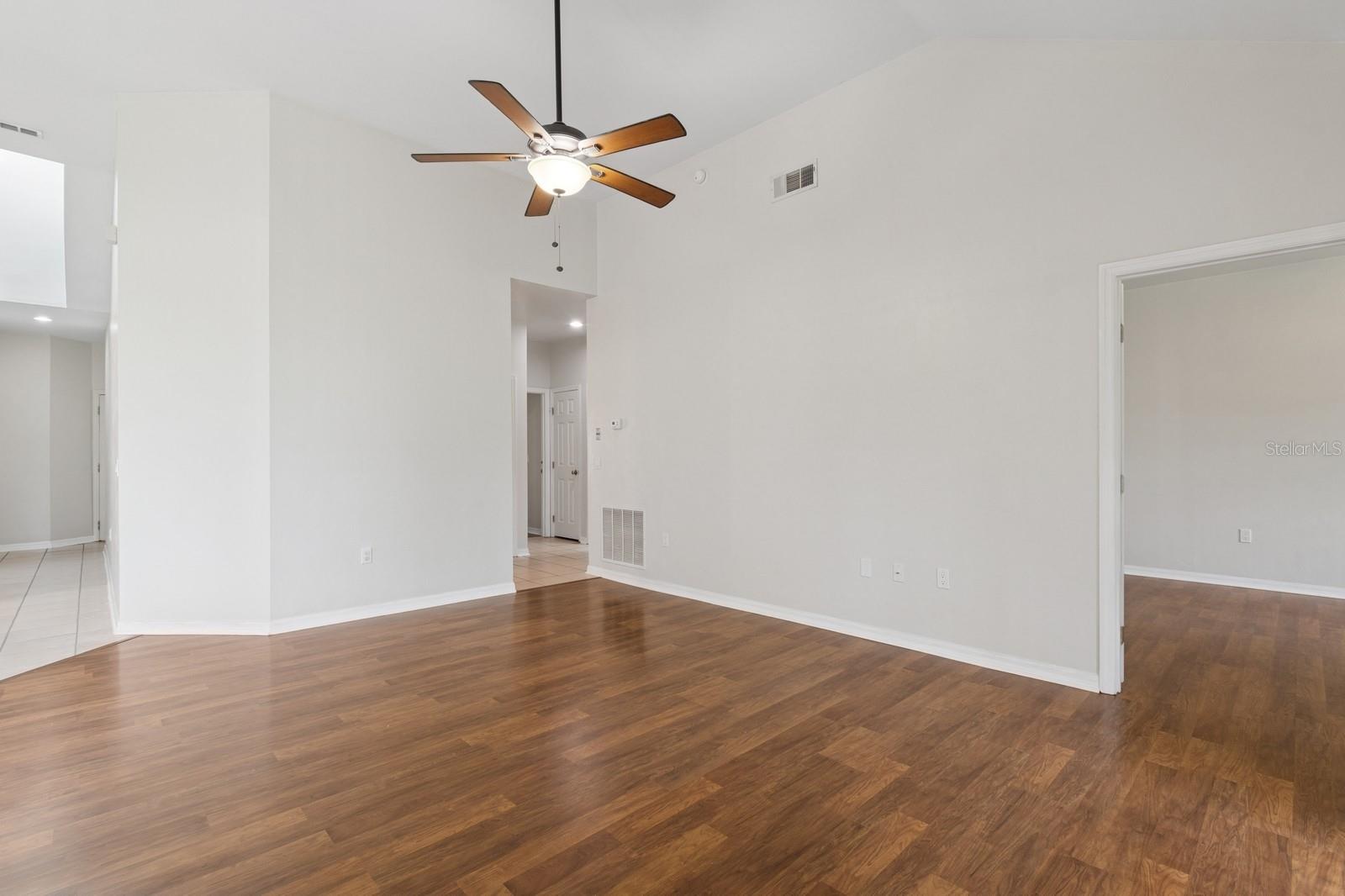 Image 21 of 51 For 13200 Newberry Road 18