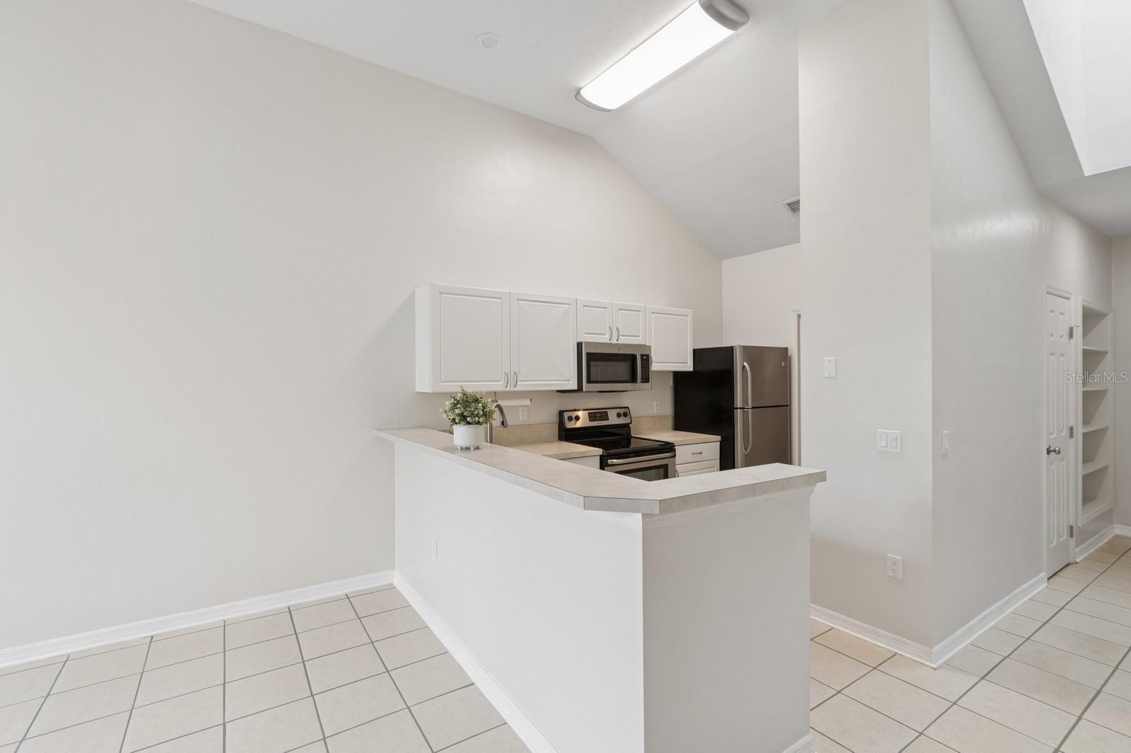 Image 9 of 51 For 13200 Newberry Road 18