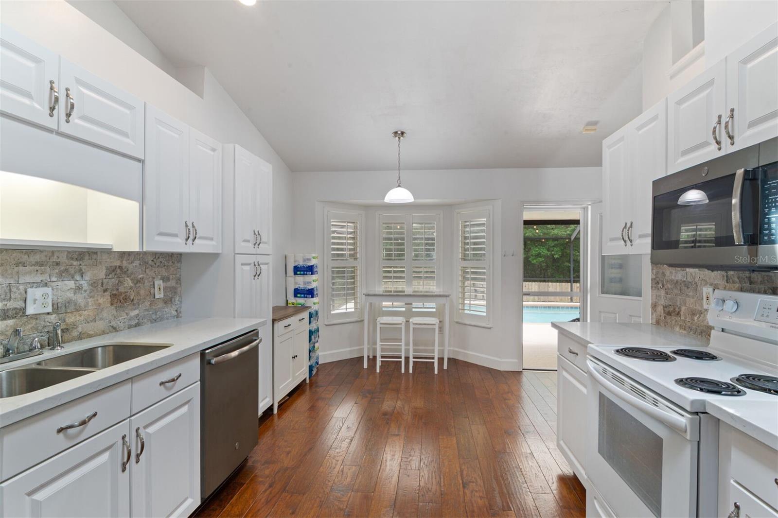 Image 10 of 31 For 9505 4th Place