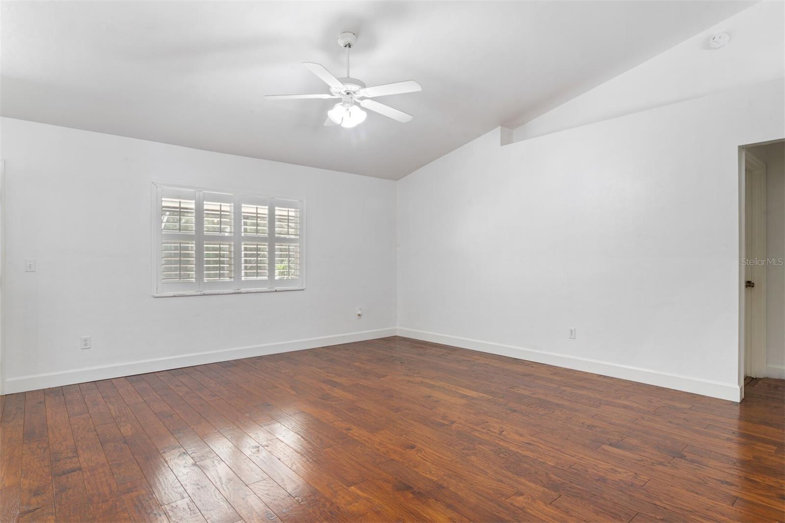 Image 11 of 31 For 9505 4th Place