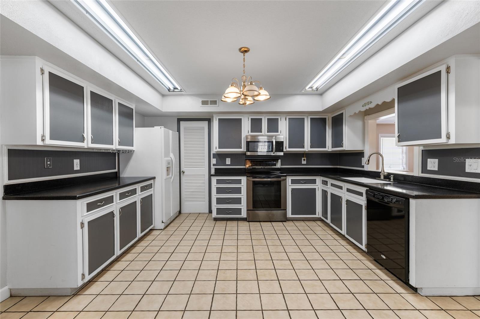 Image 12 of 49 For 1826 21st Street