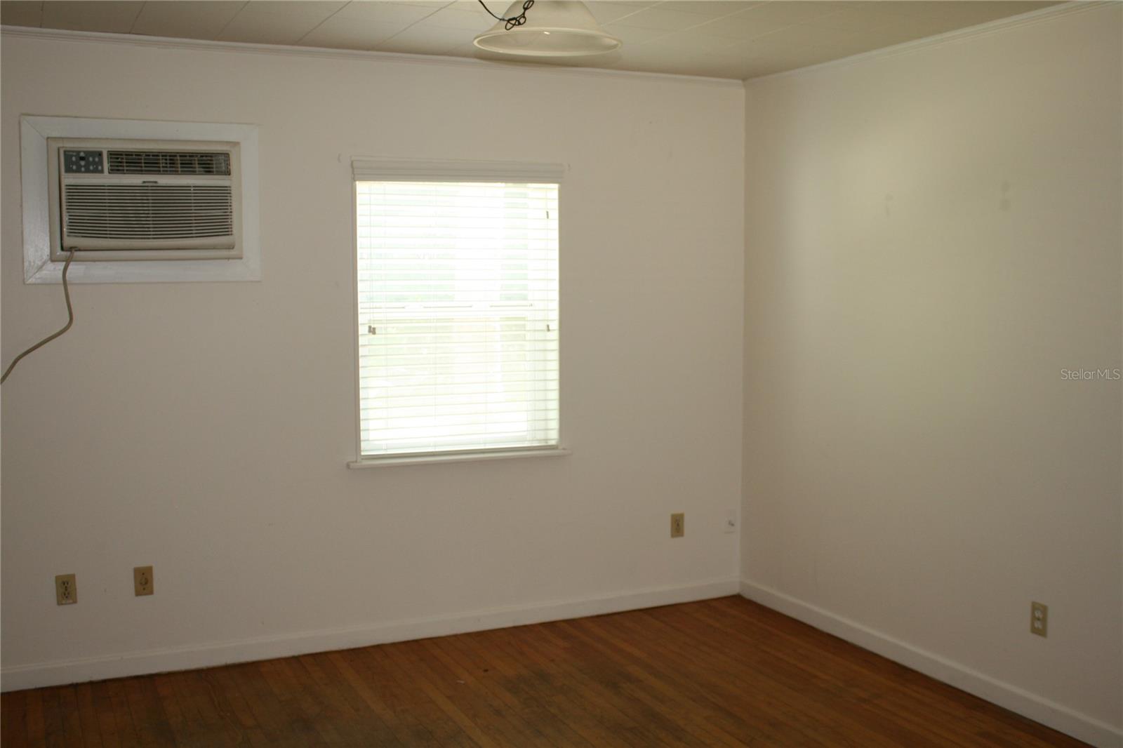 Image 21 of 30 For 1615 7th Avenue