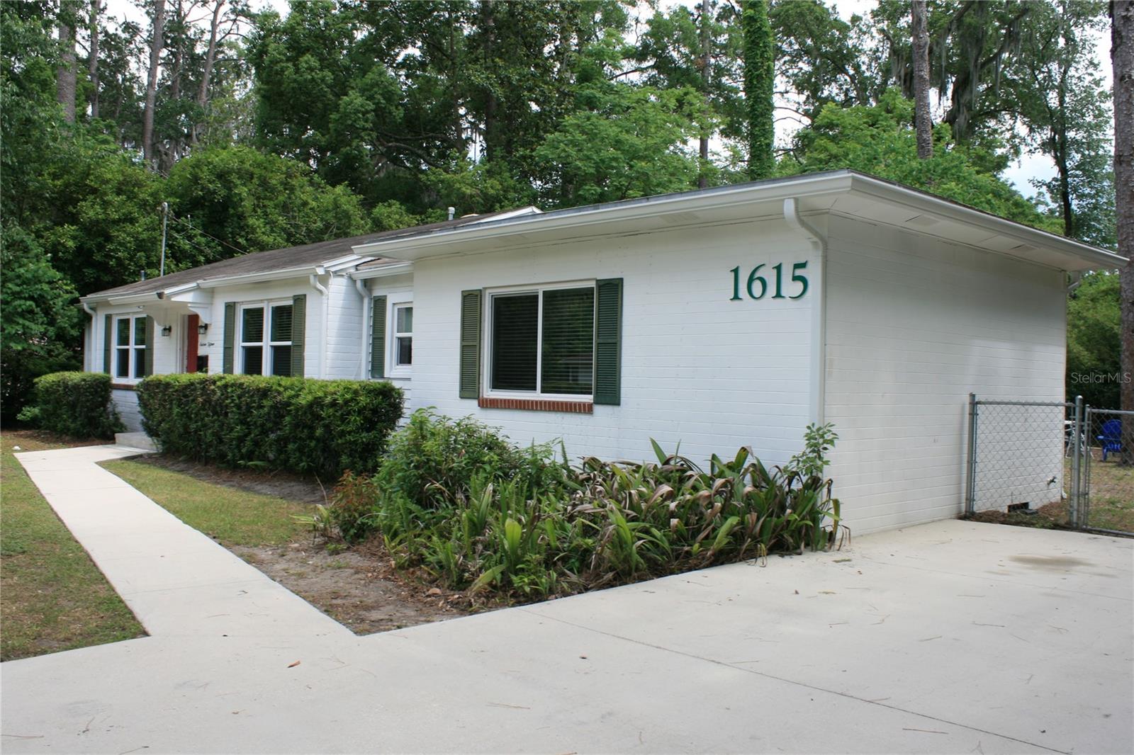 Image 4 of 30 For 1615 7th Avenue