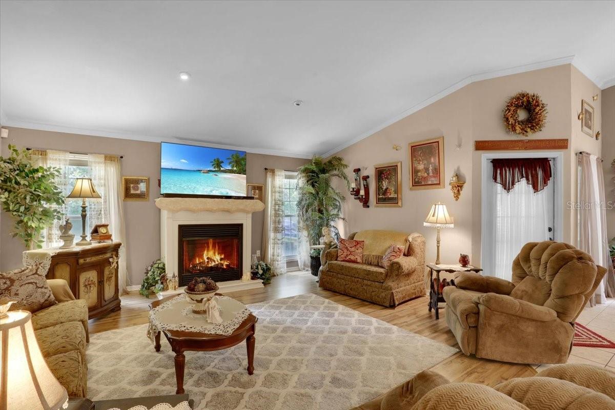 Image 12 of 32 For 207 Rose Lane
