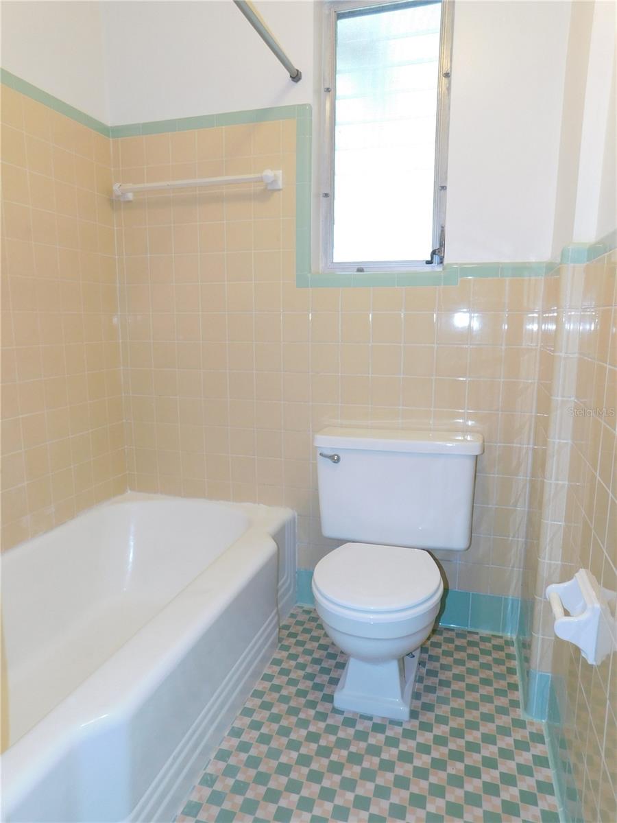 Image 13 of 14 For 552 5th Avenue