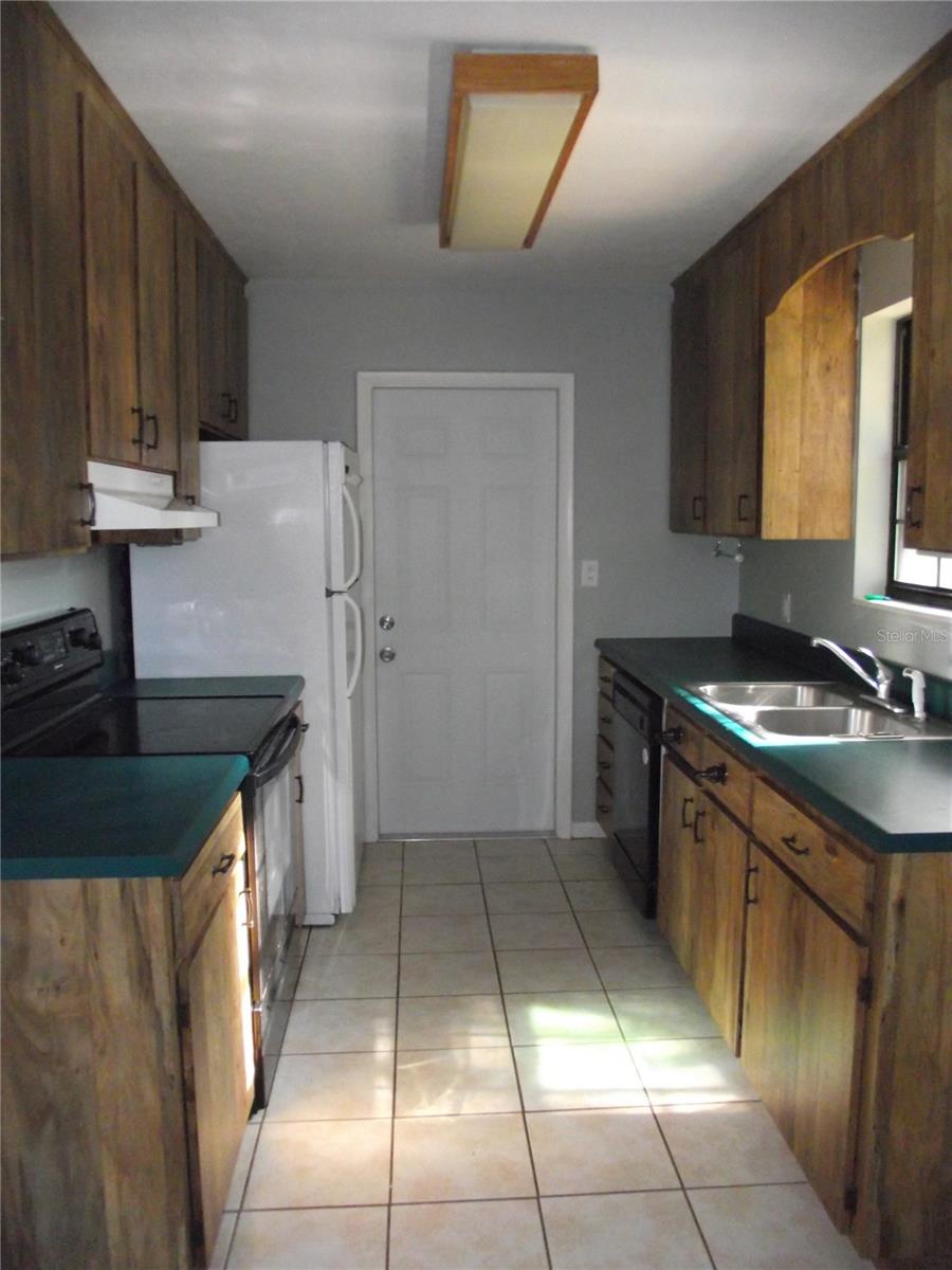 Image 6 of 14 For 1731 32 Place