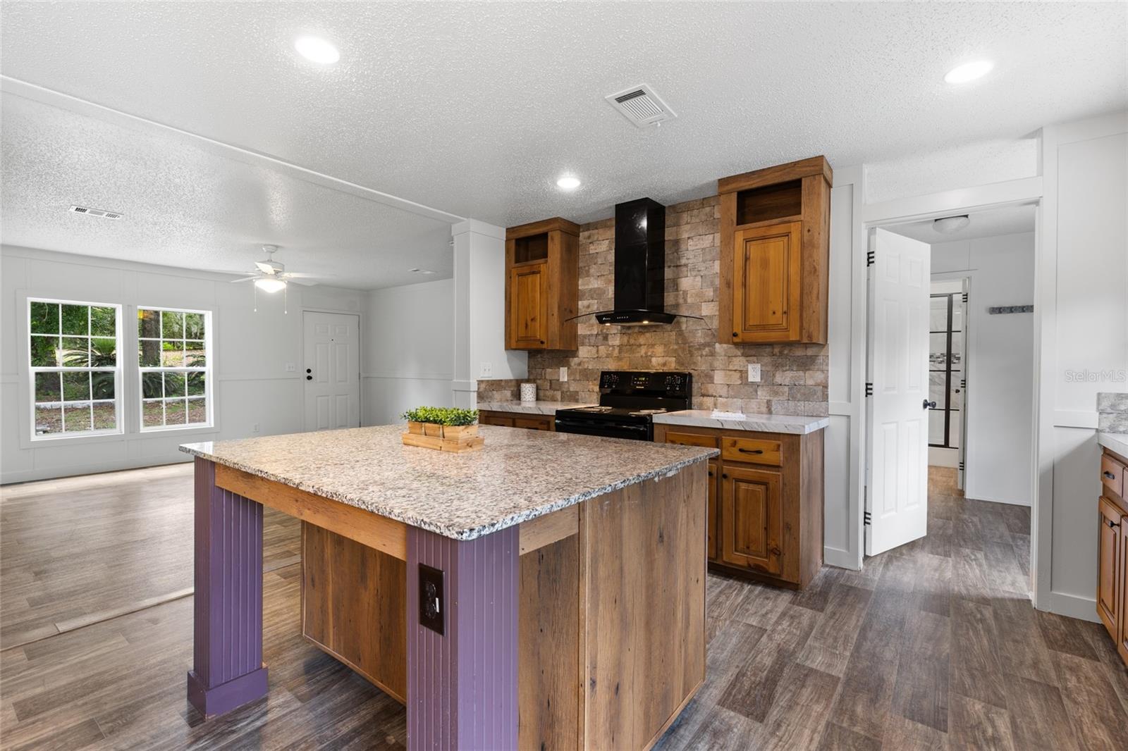 Image 8 of 36 For 6269 18th Terrace
