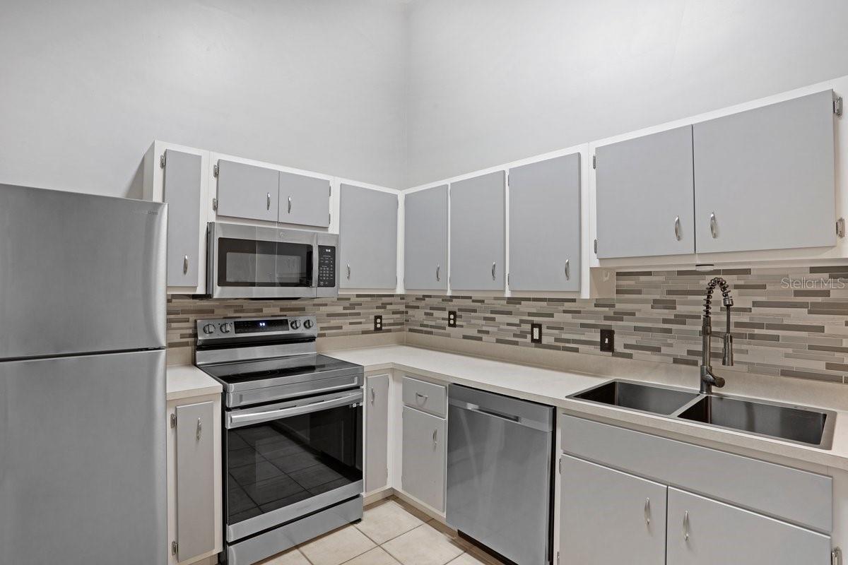 Image 5 of 14 For 4700 Archer Road 23