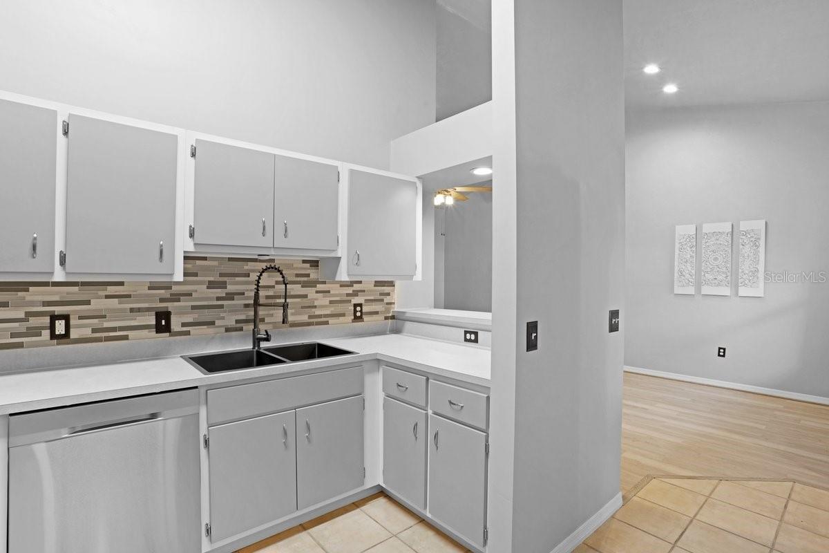 Image 7 of 14 For 4700 Archer Road 23